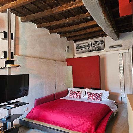 Vm Siro Comi Apartment Pavia Bagian luar foto