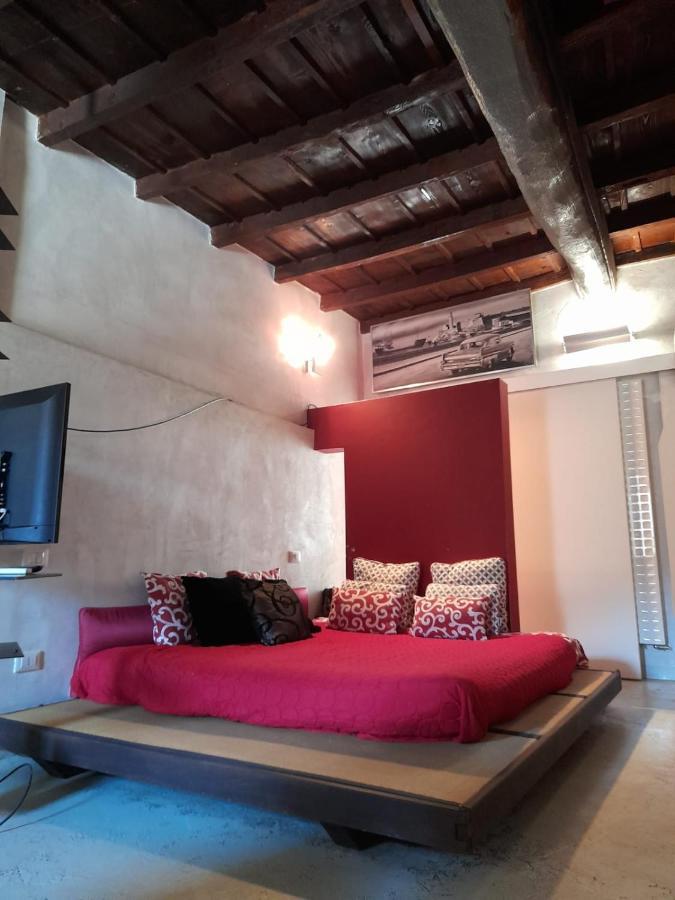 Vm Siro Comi Apartment Pavia Bagian luar foto