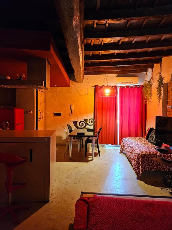 Vm Siro Comi Apartment Pavia Bagian luar foto