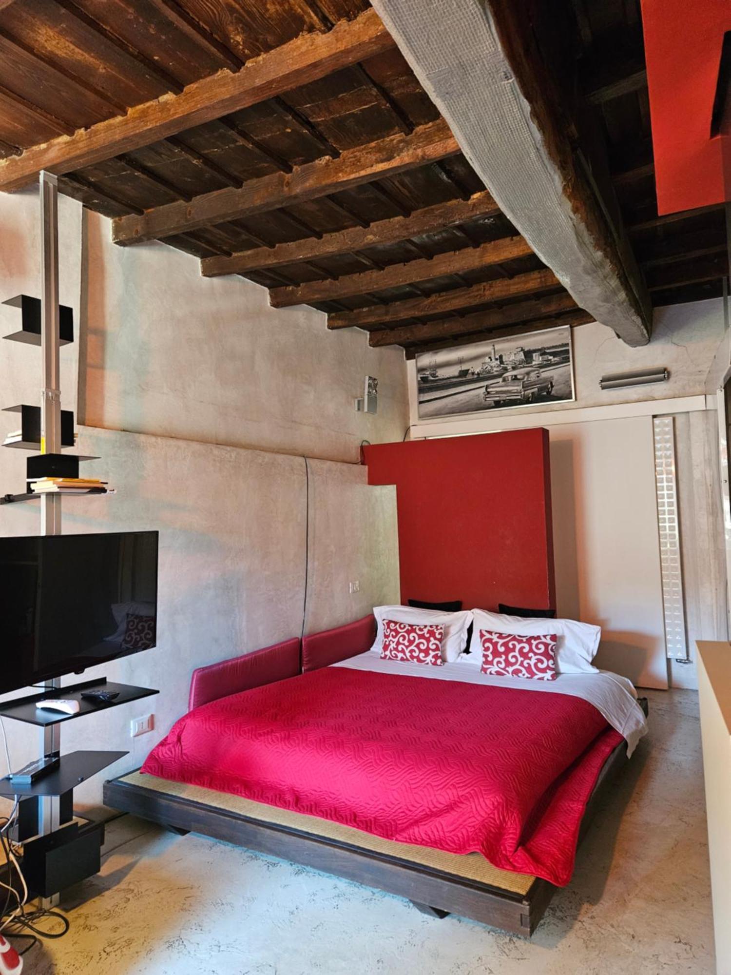 Vm Siro Comi Apartment Pavia Bagian luar foto