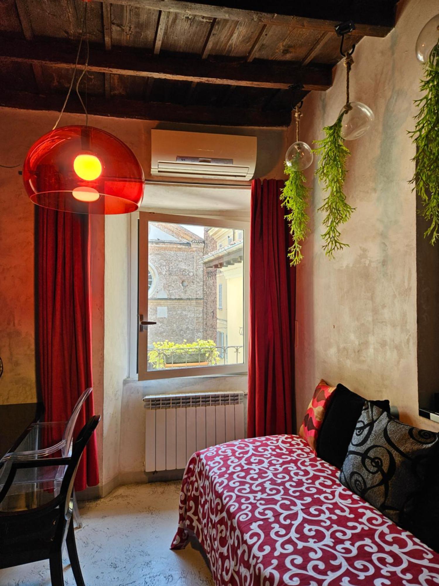 Vm Siro Comi Apartment Pavia Bagian luar foto